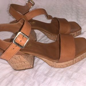 L’INTERVALLE heels